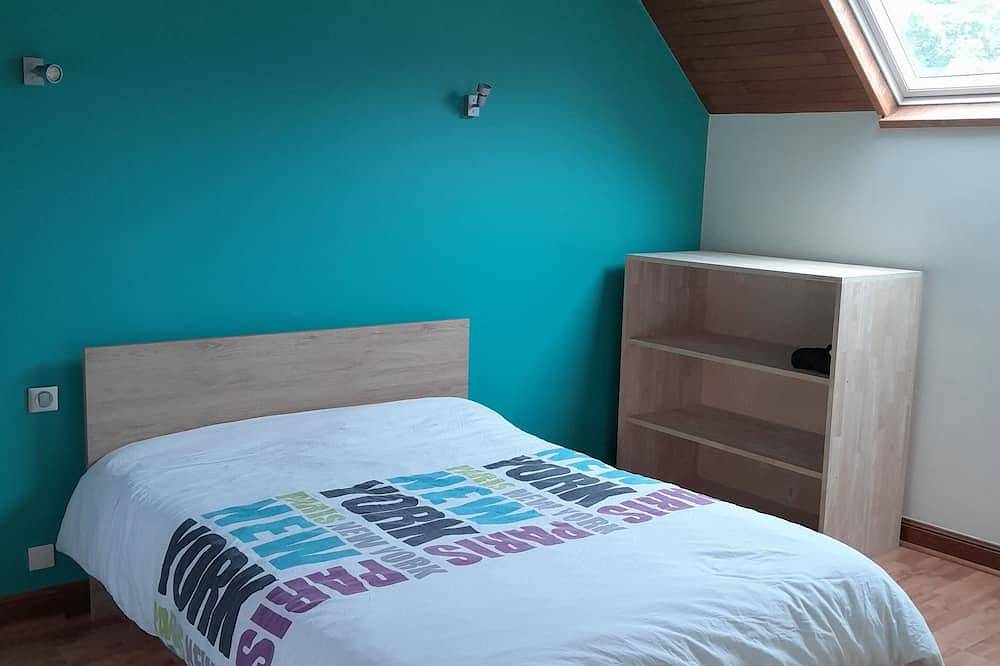 Maison Périgourdine Avec Piscine Privée. Située à 4 kms de Sarlat in Sarlat-la-Canéda, Périgord Noir