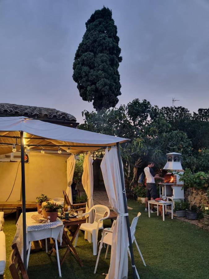 Casa de vacaciones para 8 personas, con vistas además de jardín y piscina, Se admiten mascotas en Hoya de Huesca - 2