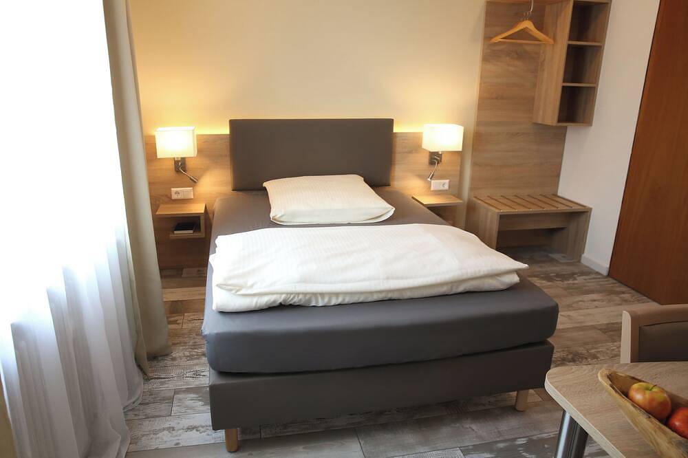 Ganze Wohnung, Klein-Apartment in Ostfildern, Landkreis Esslingen