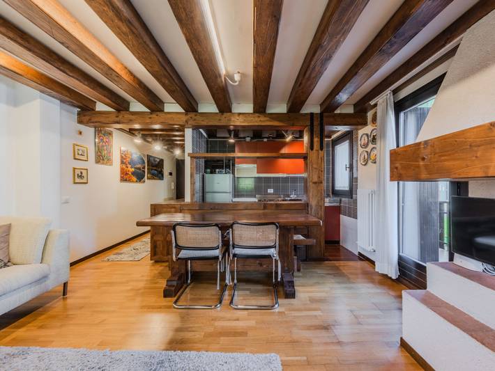 Appartamento per 5 persone, con Balcone e Terrazza nonché Giardino a Carisolo