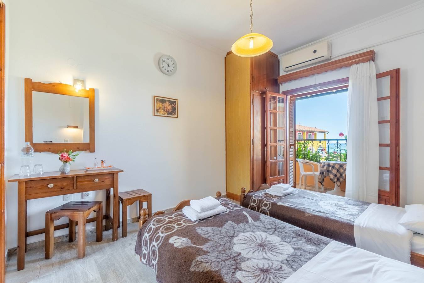 Ganzes Studio, Einzimmerapartment 'Mires House Side First Floor 8' mit Gemeinschaftspool, Wlan und Klimaanlage in Agios Gordios, Korfu