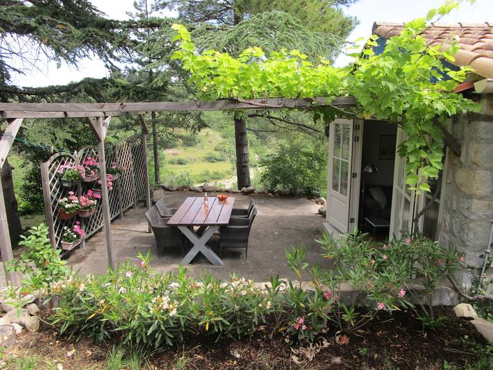 Gîte pour 2 personnes, avec piscine à Saint-Andéol-de-Berg