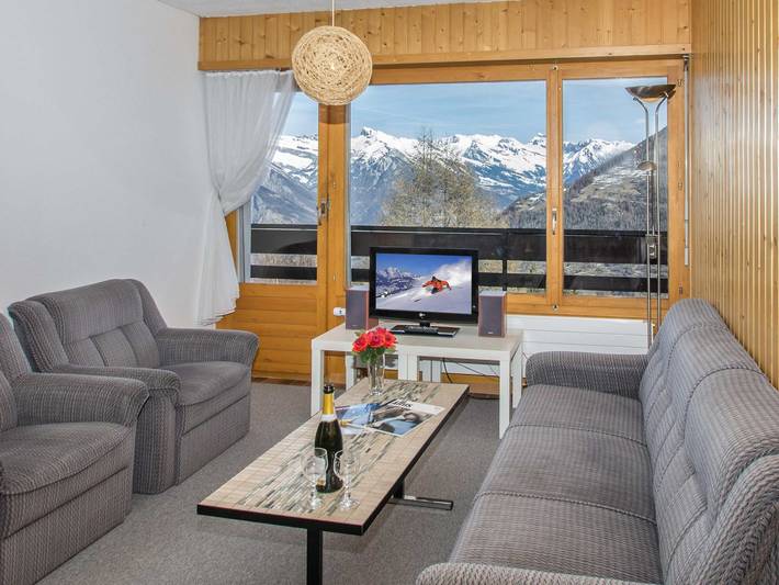 Vacation apartment for 4 people, with balcony in Switzerland