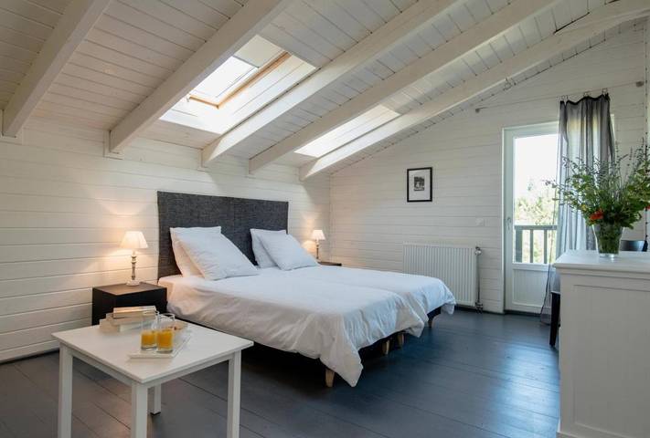 Location de vacances pour 12 personnes, avec vue et jardin ainsi que piscine et balcon à Saint-Étienne-de-Villeréal - 2