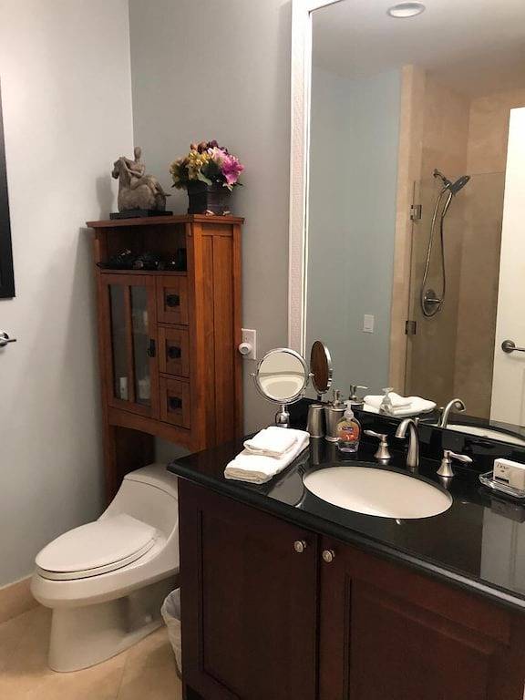 Vacation rental for 3 people, with terrace and pool as well as hot tub and sauna in Riviera Beach