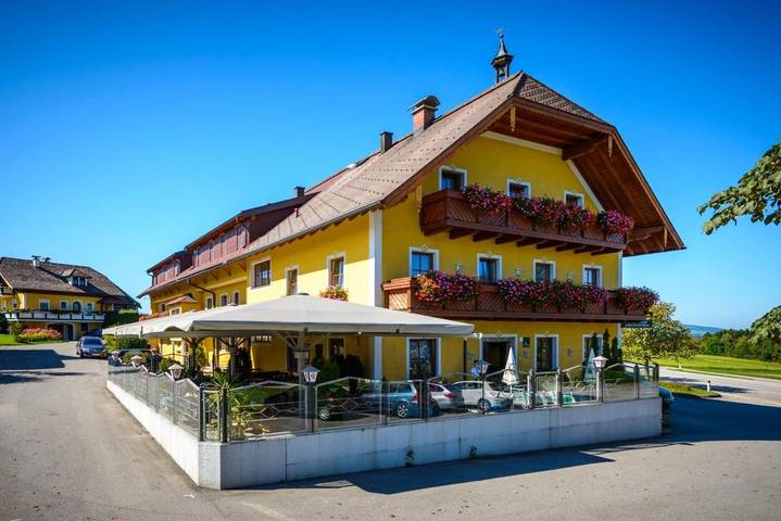 Hotel, mit Terrasse