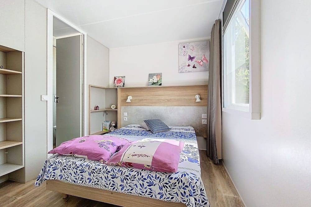 New mobile-home rental in Rocbaron Comfort, natureand relaxation in Rocbaron, Mediterranean Coast (France)
