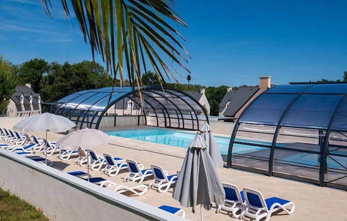 Maison de vacances pour 8 personnes, avec Terrasse et Jardin ainsi que Bassin pour enfant et Piscine dans Morgat