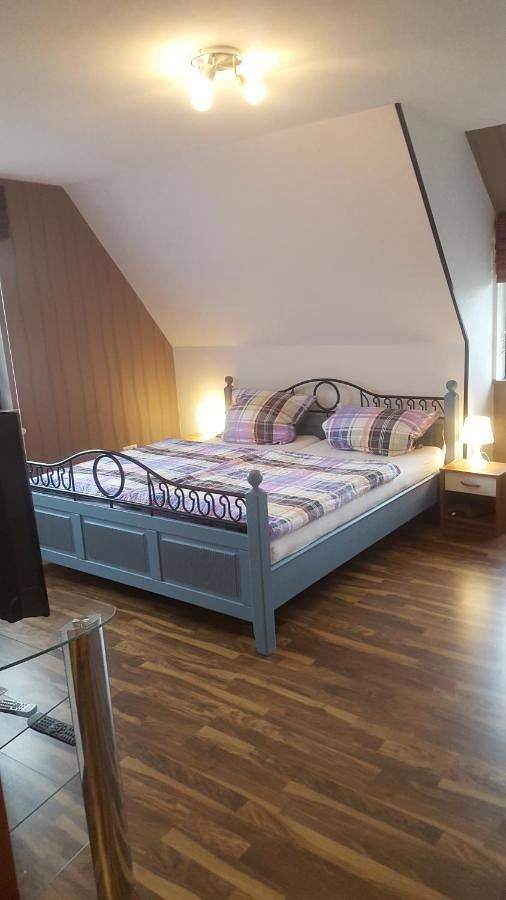 Ferienwohnung für 5 Personen, mit Balkon und Terrasse sowie Garten und Ausblick in Cadenberge