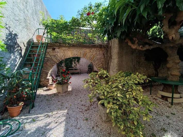 Location de vacances pour 8 personnes, avec jardin et vue, animaux acceptés à La Livinière