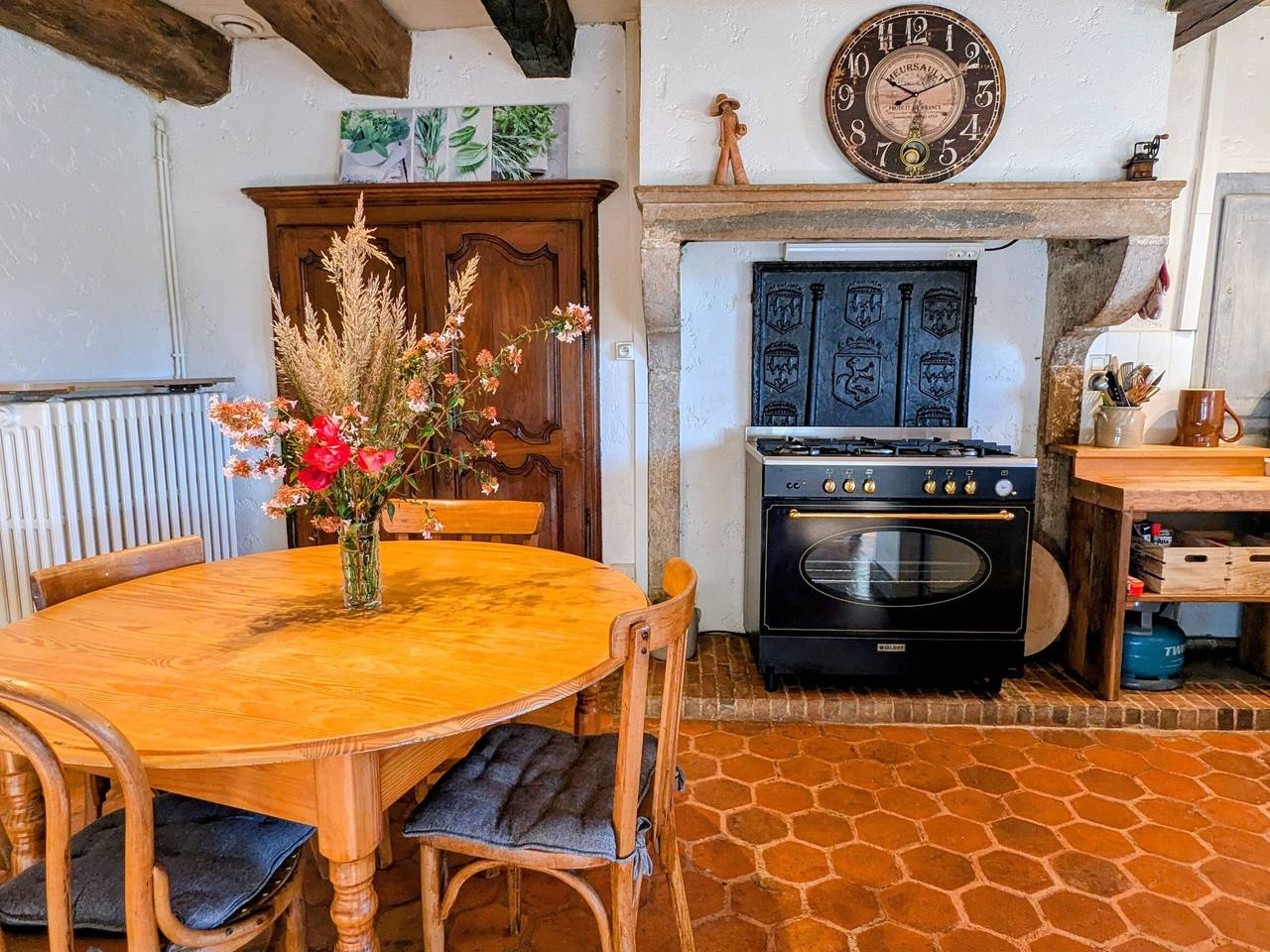 Casa encantadora con chimenea, admite mascotas cerca de Bèze in Noiron-sur-Bèze, Región de Dijon