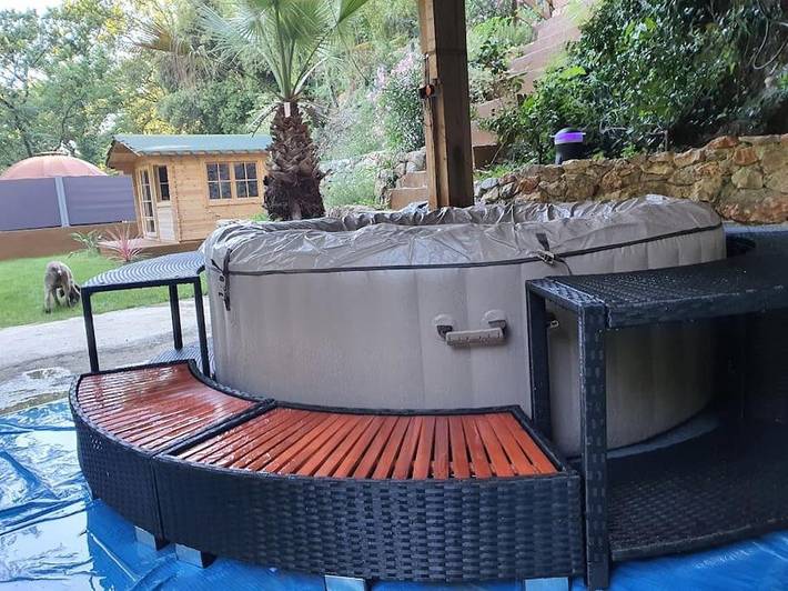 Gîte pour 5 personnes, avec vue et sauna ainsi que piscine et jardin, animaux acceptés à Aspremont - 3