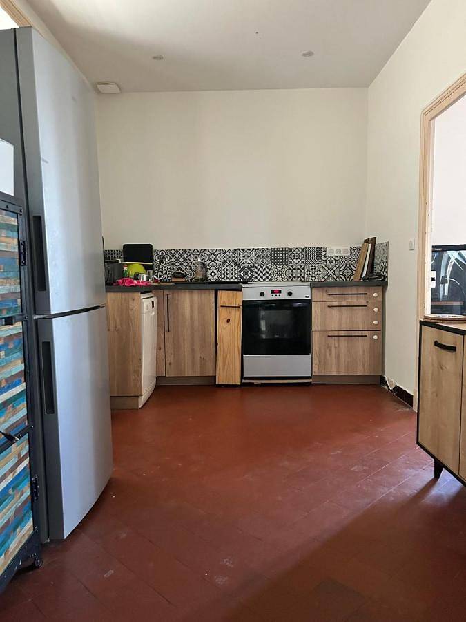 Location de vacances pour 7 personnes, avec terrasse ainsi que vue et jardin à Émeringes - 3