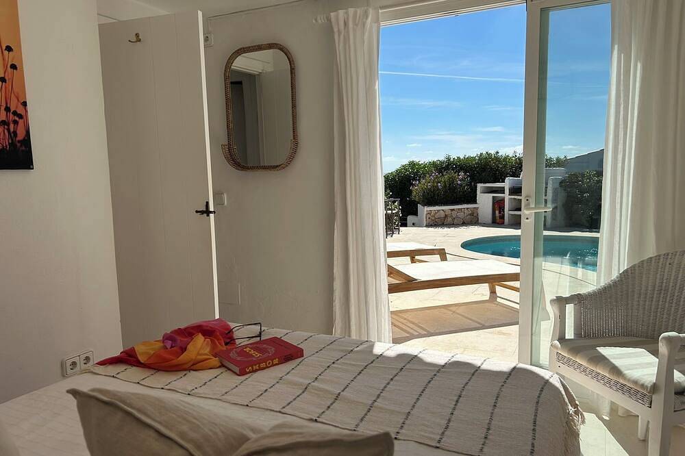 Neu! Villa Nostrum mit herrlichem Meerblick, kurzer Fußweg zum Strand & Bars & Ac in Binibeca, Sant Lluís