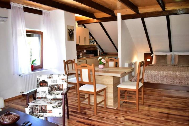 Ferienhaus für 3 Personen, mit Seeblick und Ausblick sowie Garten an den Plitvicer Seen - 4