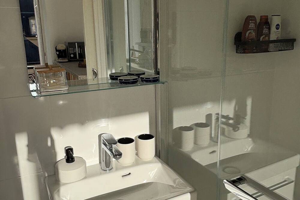 Appartement entier, Appartement lumineux en plein centre de Versailles à 5 min du Château ! in Versailles, Yvelines