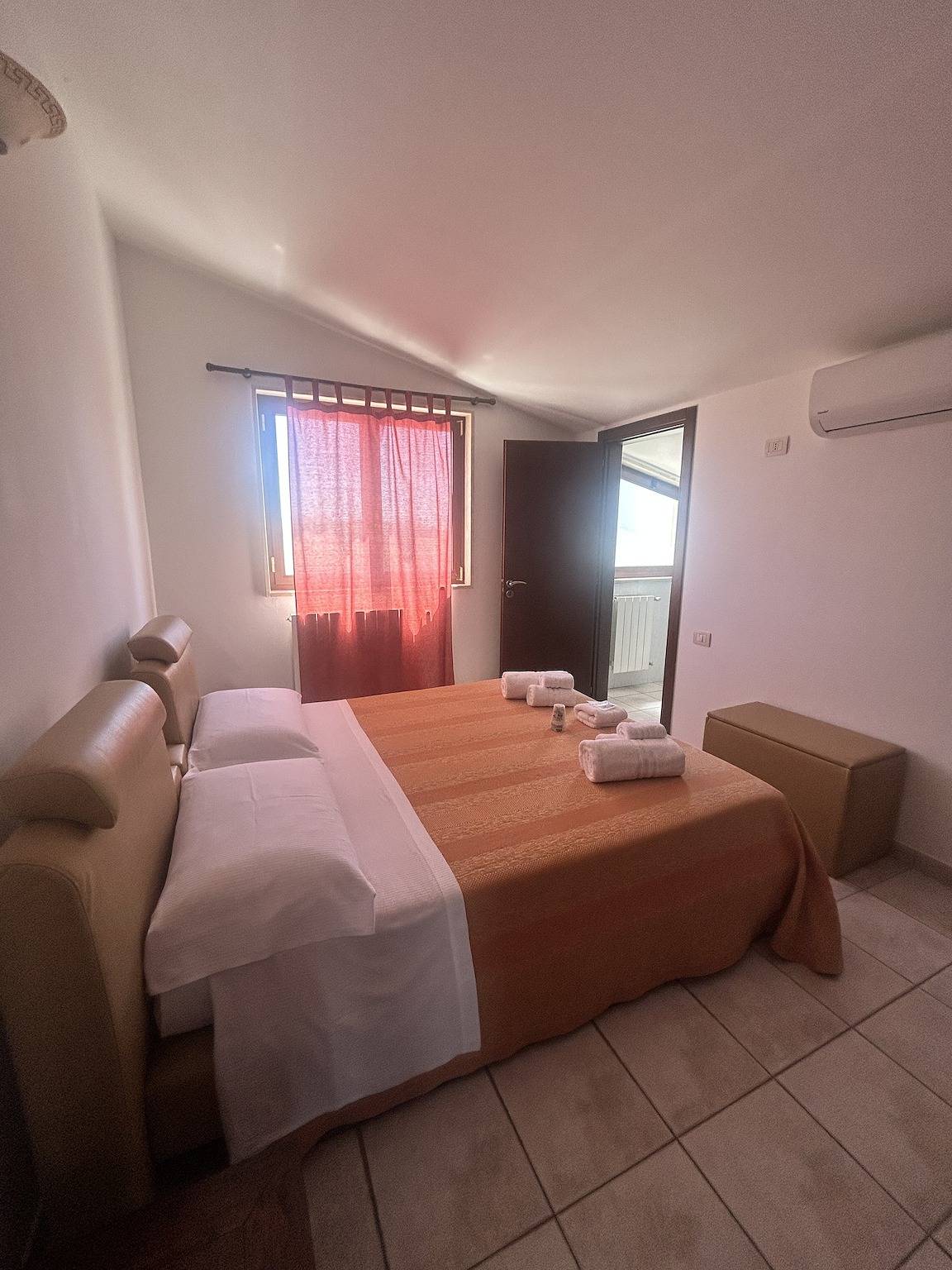 Camera 'Villa Ristòries 4' con vista collina, Wi-Fi e aria condizionata in Matera, Piana del Metaponto