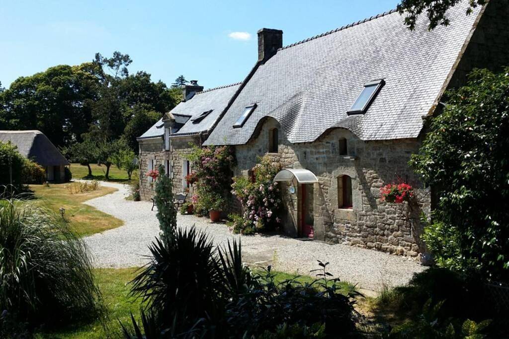 Grande maison avec piscine couverte et chauffée in Saint-Barthélemy (France), Région de Pontivy