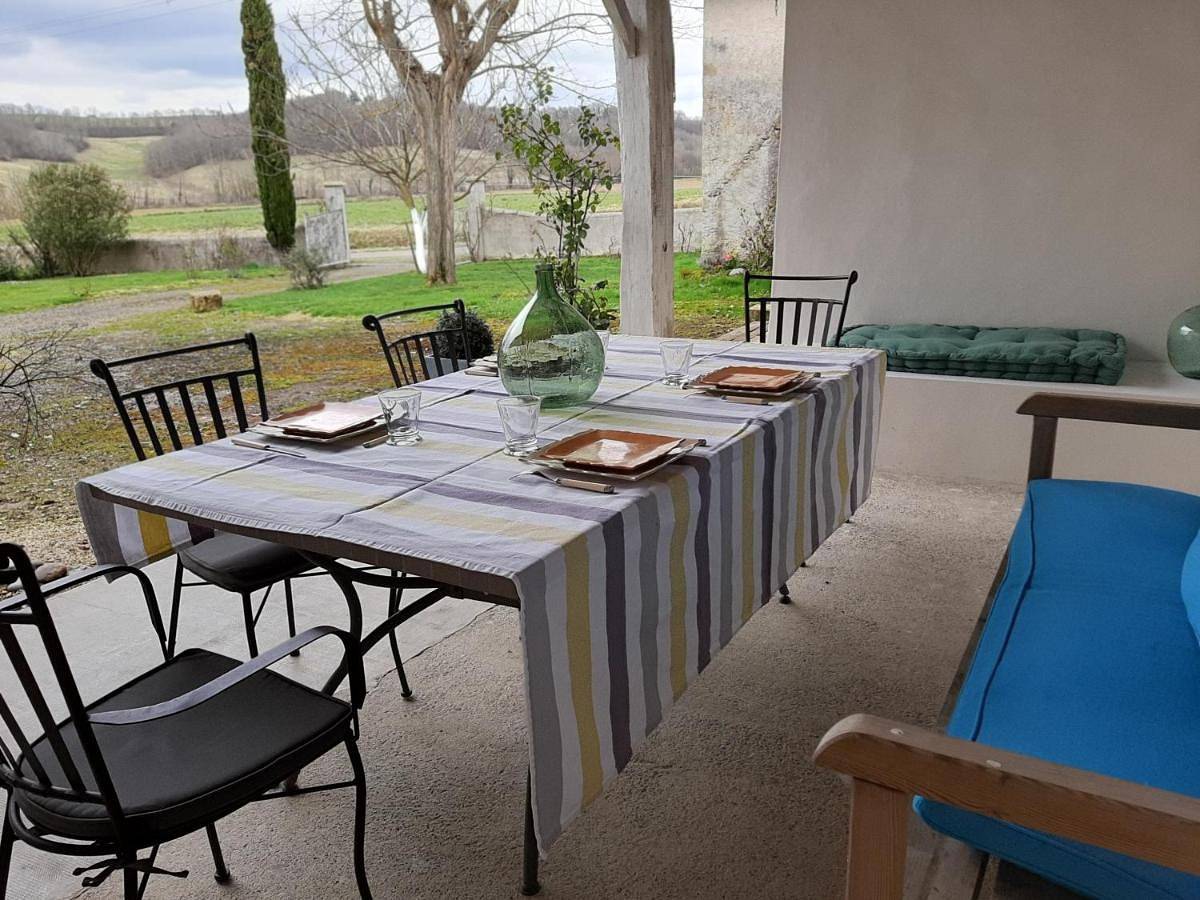 Maison Paradis Pr Enfants in Troncens, Gers