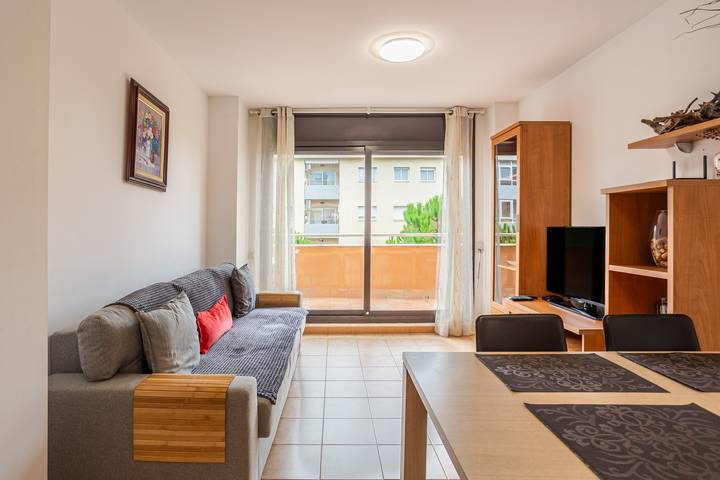 Apartamento entero, Apartamento 'Loreto Go2lloret' con vistas al mar, Wi-Fi y aire acondicionado in Central Lloret de Mar, Lloret de Mar