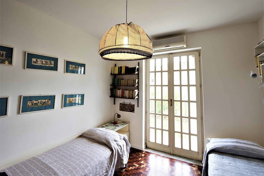 Panoramic Villa with Garden and Pool in Minturno in Marina di Minturno, Provincia de Latina