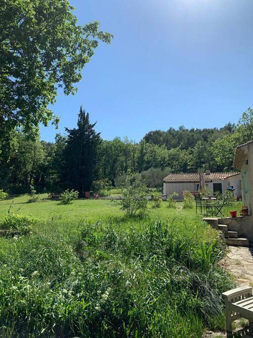 Location de vacances pour 4 personnes, avec vue ainsi que jardin et piscine à Le Puy-Sainte-Réparade - 4