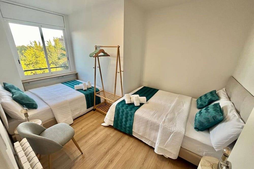 Entire apartment, Penthouse Barcelona | Beach in Sant Adrià de Besòs, Barcelonès