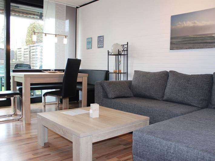 Ferienhaus mit Meerblick für 4 Personen, mit Terrasse und Garten in Tossens