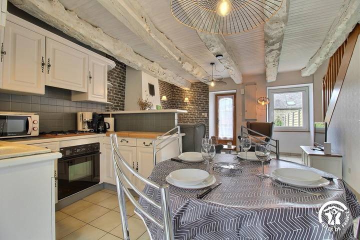 Gîte pour 3 personnes, avec jardin à Néant-sur-Yvel - 2