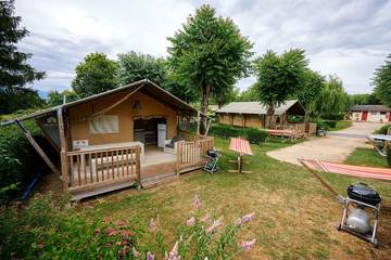 Cottage pour 6 personnes, avec balcon/terrasse et terrasse à Les Abrets