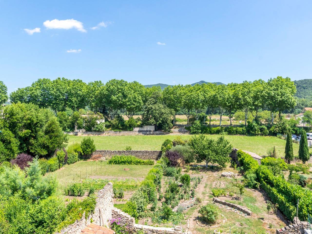 Appartement entier, Zwischen Meer, Seen und Bergen in Hérépian, Région de Béziers