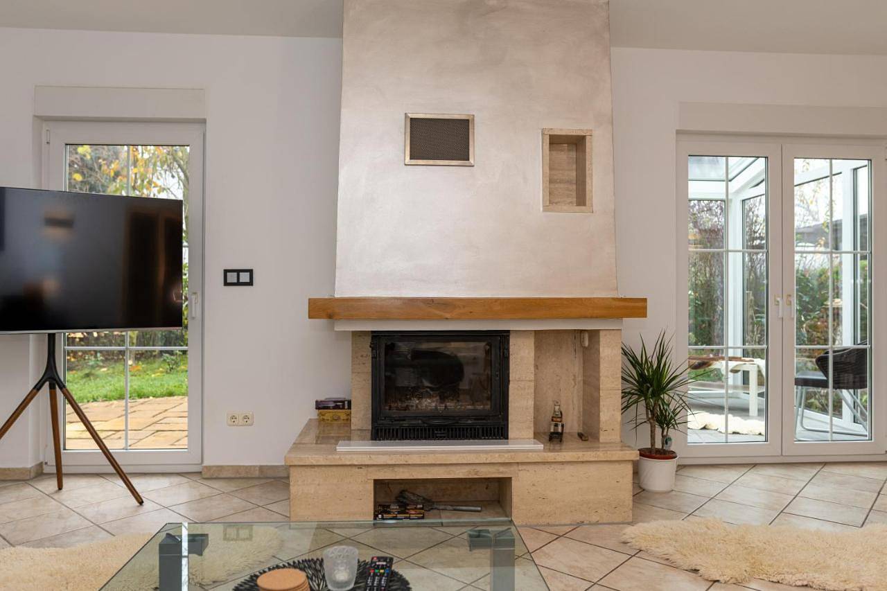 Three-Bedroom House in Nordwest, Leipzig