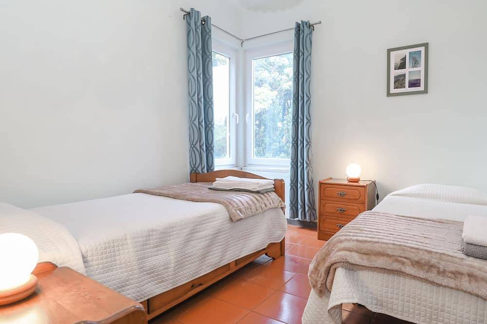 Casa Cor de Rosa, Ilha do Pico, Vila da Madalena, Açores, Portugal - Free wifi in Madalena, Ilha do Pico