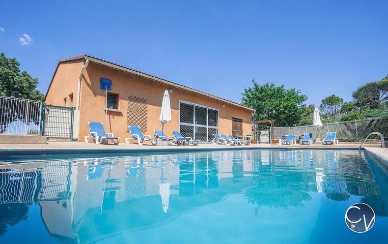 Casa de vacaciones para 4 personas, con piscina y terraza además de vistas y jardín - 1