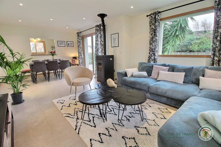 Gîte pour 8 personnes, avec jardin et terrasse, animaux acceptés à Perros-Guirec