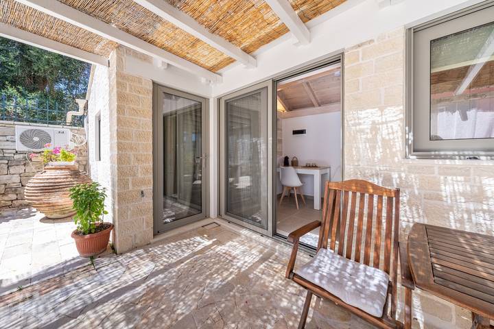 Ganzes Studio, Studio-Apartment 'Maestro' mit Bergblick, Wlan und Klimaanlage in Paxos