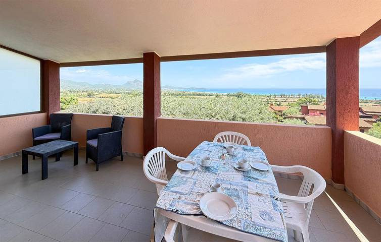 Accogliente appartamento con vista mare, terrazza, cucina e parcheggio vicino a Costa Rei in Costa Rei, Muravera