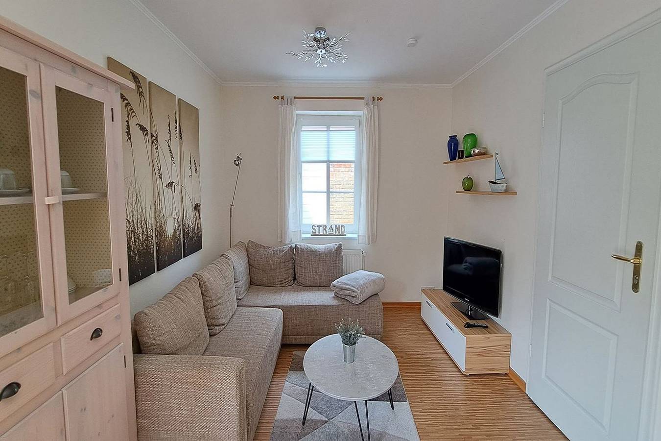 Ganze Wohnung, Ferienwohnung Strandläufer - Erdgeschoss, Terrasse und Garten, Hafennähe in Dagebüll, Nordseeküste