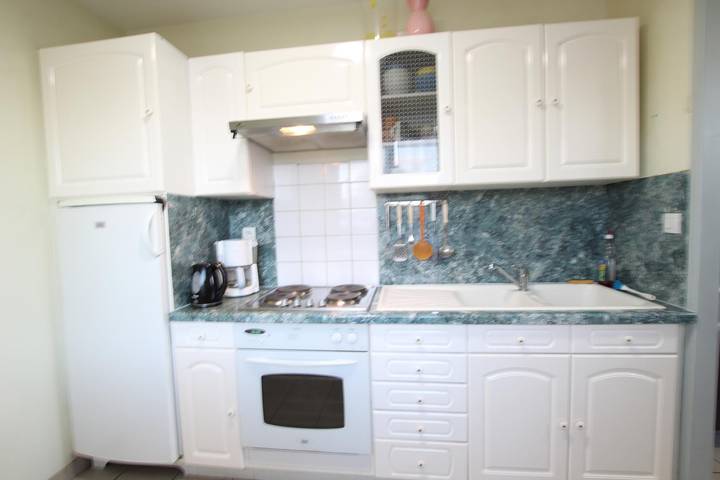 Gîte pour 8 personnes, avec jardin à Surtainville - 4