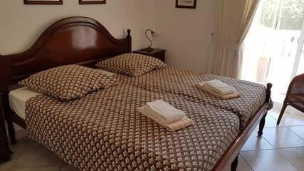 Casa De Férias para 6 Pessoas em Estômbar, Estômbar e Parchal, Foto 4