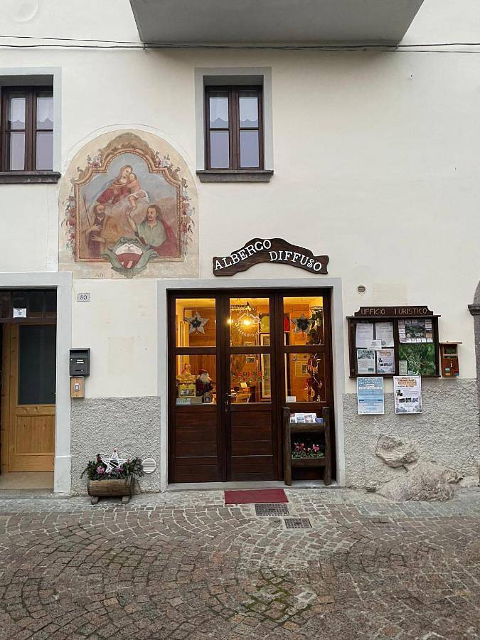 Location de vacances pour 2 personnes, avec terrasse et vue, animaux acceptés à Ornica