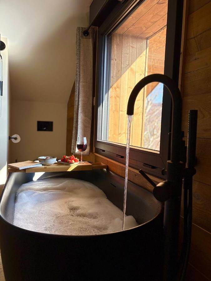 Chalet Cimebleu Spa & Sauna in Basse-sur-le-Rupt, Parc naturel régional des Ballons des Vosges
