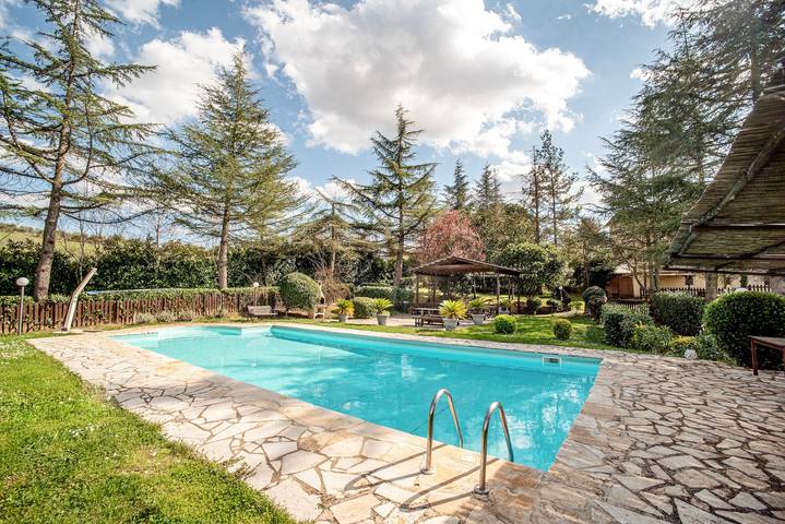 Apartment 'Glicine ad Antico Casale '700' with Shared Pool & Wi-Fi in Umbertide, Valtiberina