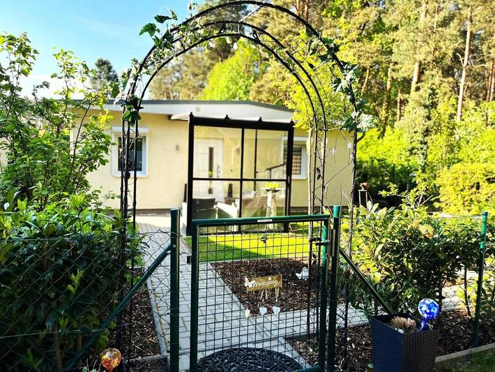 Ferienhaus für 3 Personen, mit Whirlpool und Terrasse sowie Garten und Pool in Michendorf - 2