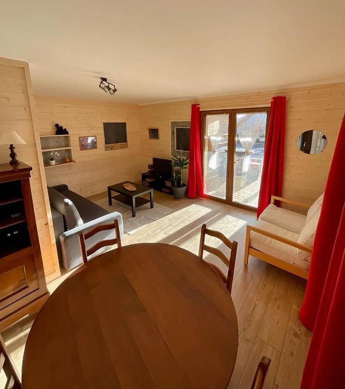 Gîte pour 4 personnes, avec vue et jardin à La Roche-des-Arnauds - 2