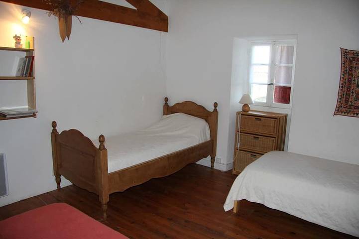 Location de vacances pour 6 personnes, avec balcon et jardin à Chambonas - 2