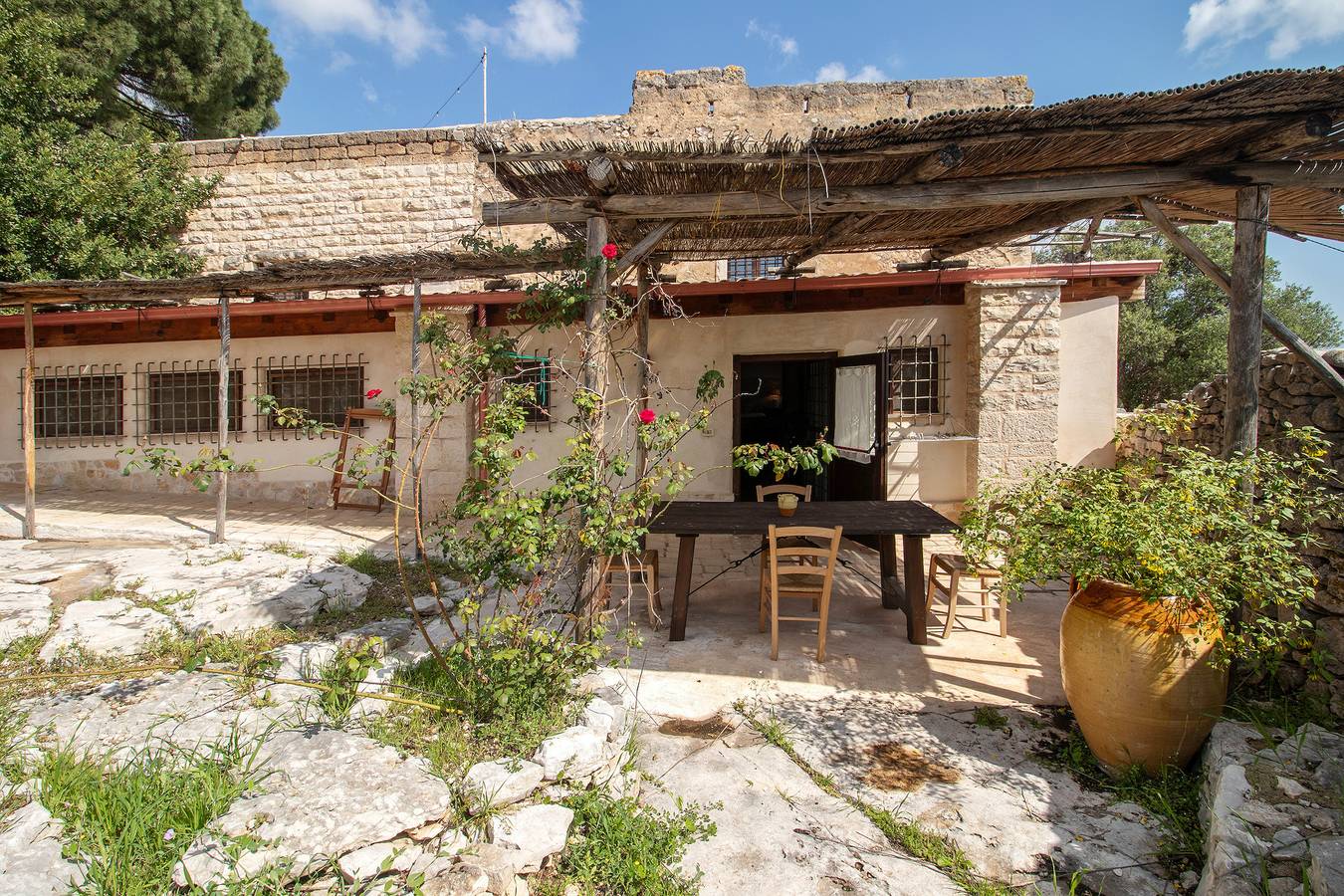 Ganze Wohnung, Ferienwohnung 'Iazzo' mit gemeinsamer Terrasse, privatem Garten und Wi-Fi in Bisceglie, Barletta-Andria-Trani