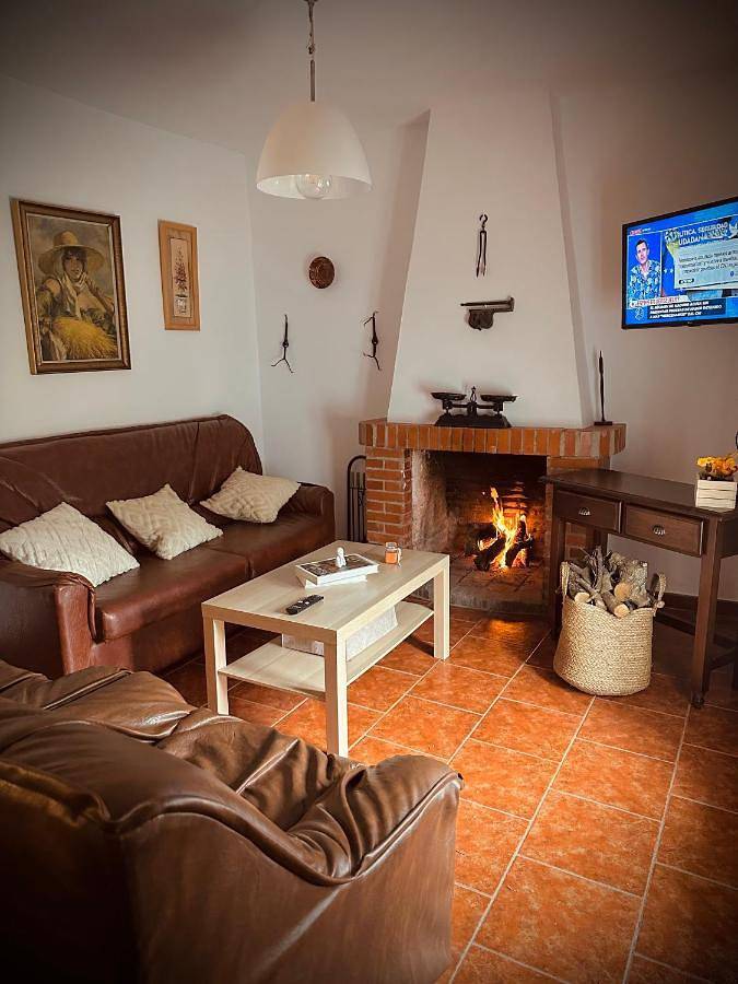 Casa rural para 8 personas, con jardín y vistas, Se admiten mascotas en Zahara de la Sierra - 4