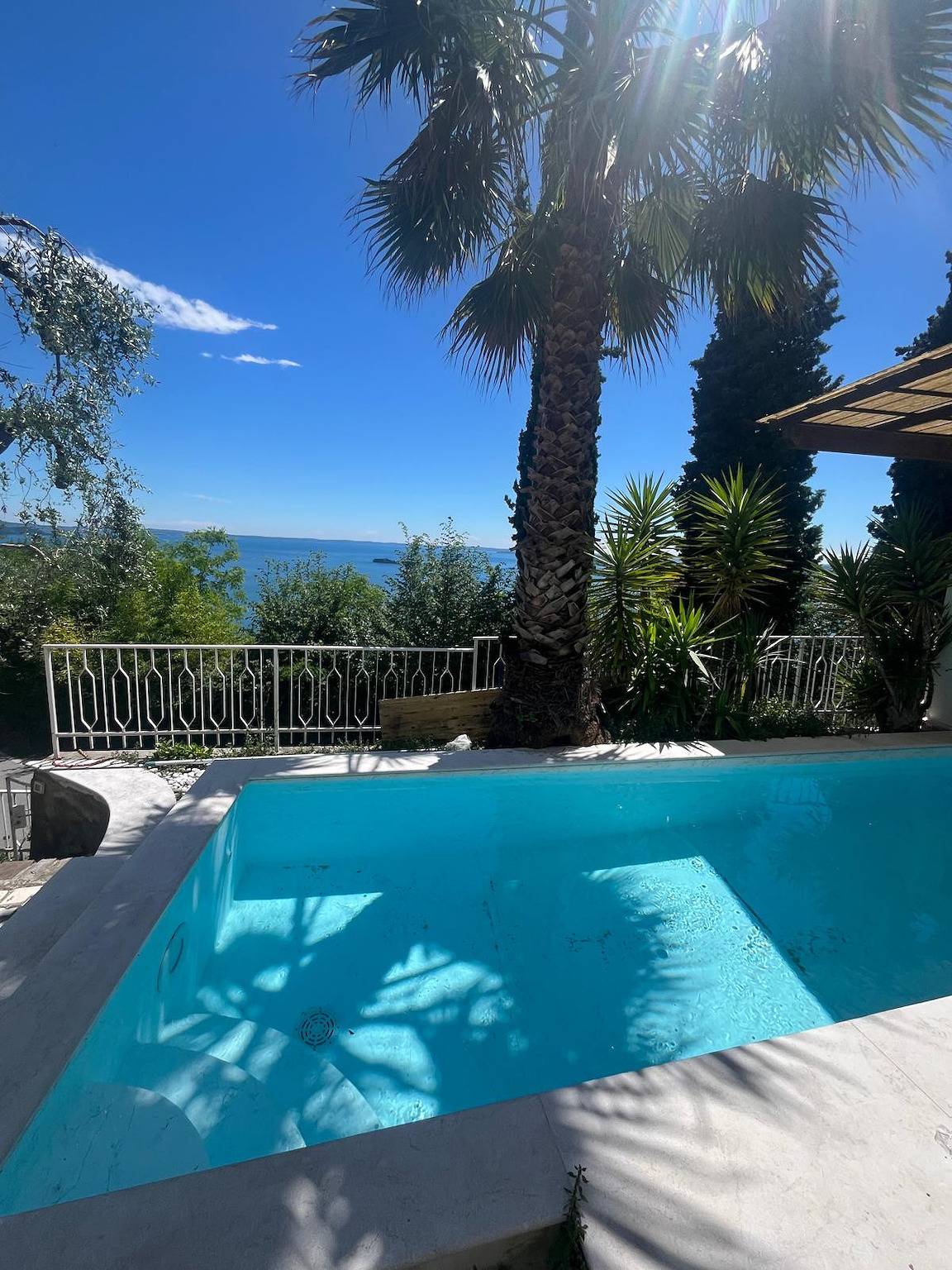 Villa Samanta in Gardone Riviera, Montagnes autour du lac de Garde