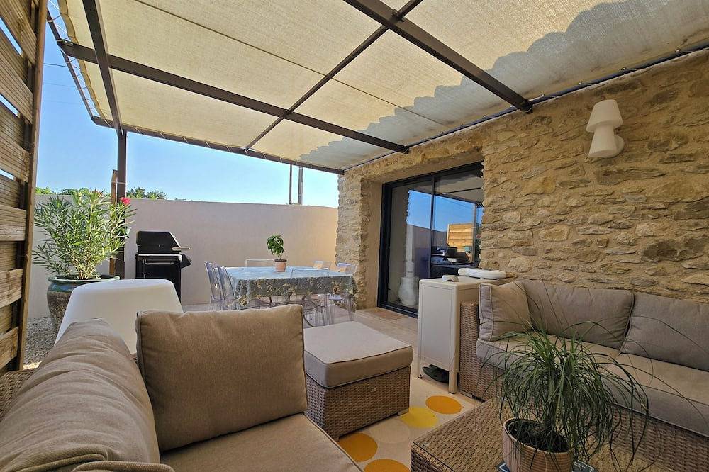 Apartamento entero, Very quiet apartment with a private pool in the Luberon in La Tour-d'Aigues, Parque natural regional del Luberon
